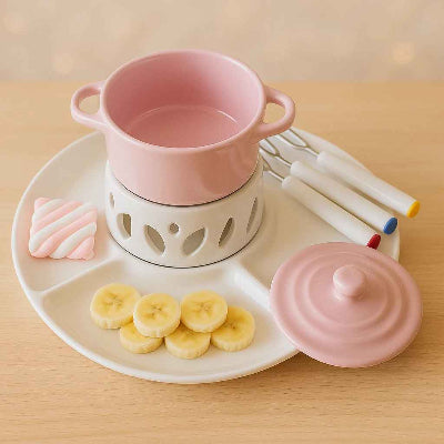 service a fondue rose sur table