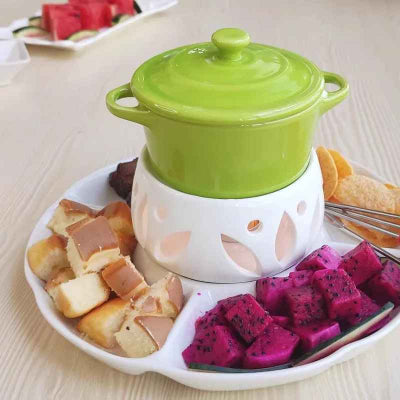 service a fondue vert sur table