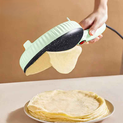 crepiere electrique renverse crepe sur assiette