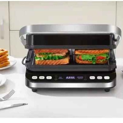 machine a panini ferme avec sandwichs